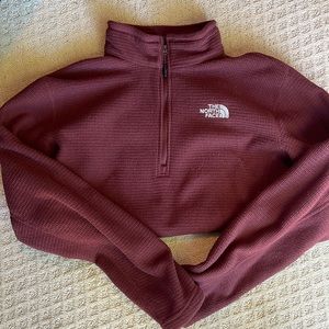 North face maroon pull over for men